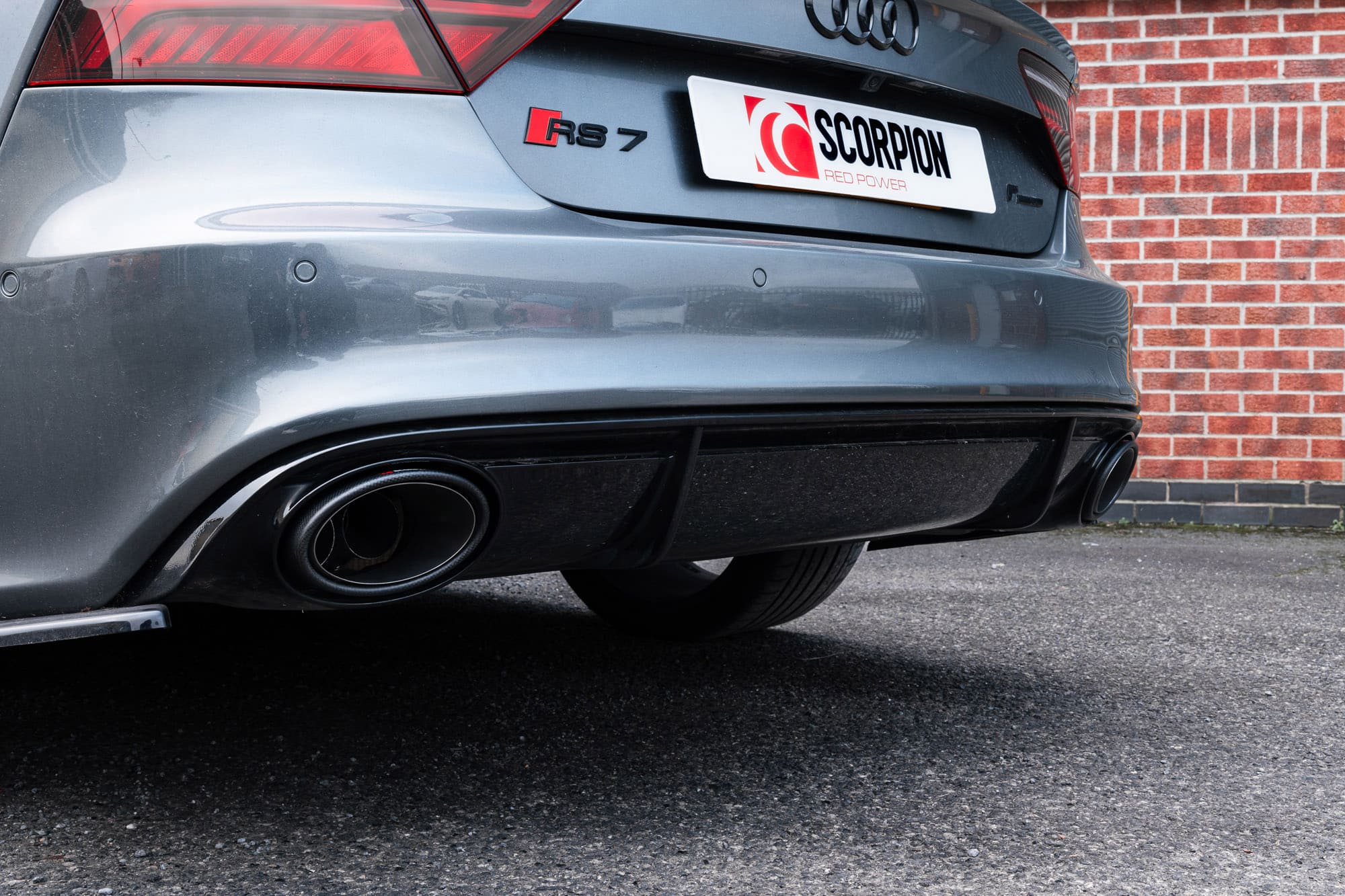 Audi - RS7 C7 - S rezonátorom polovičný systém s krytmi – Obrázok 3